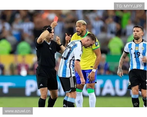 官员被罚离场？解读足球规则中对教练及替补席人员的判罚逻辑