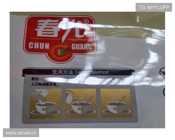 杨千霖家的冰箱里塞满了蛋白粉，连饮料都是按克算的